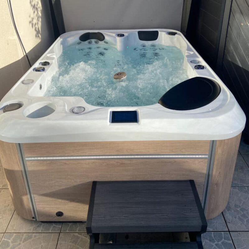 outdoor massage bathtub