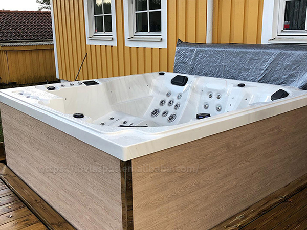 Hot tubs made in China