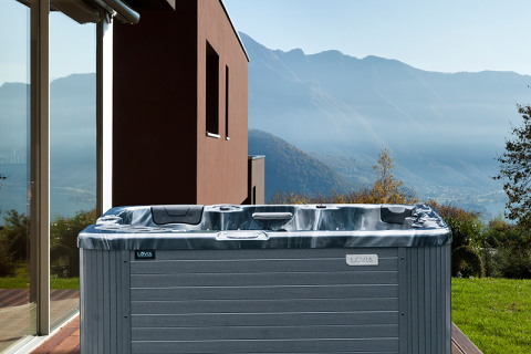 Ist es günstiger, einen Whirlpool zu bauen oder zu kaufen?