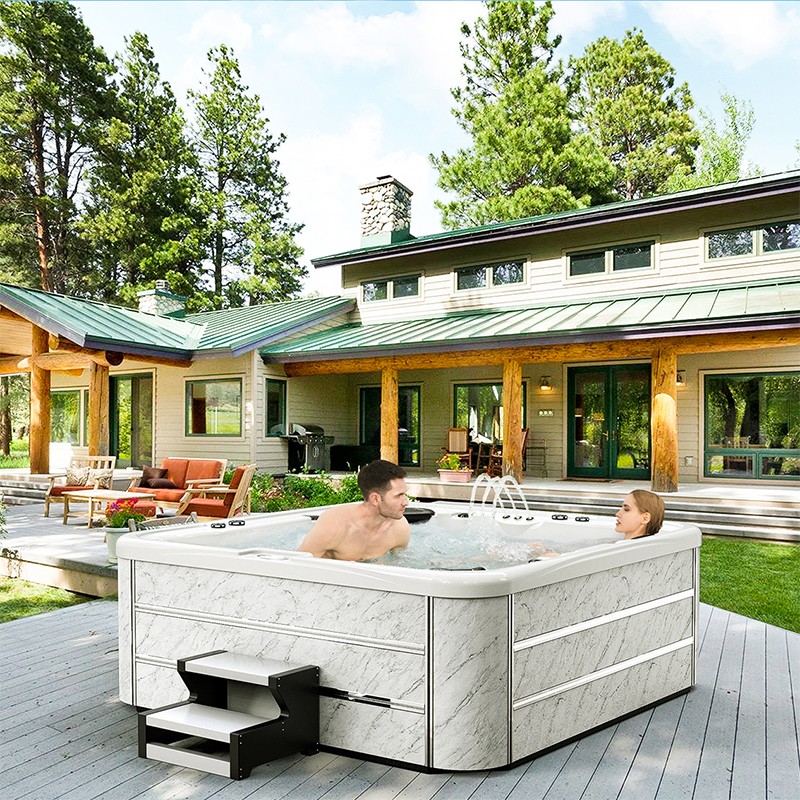 6-person hot tub