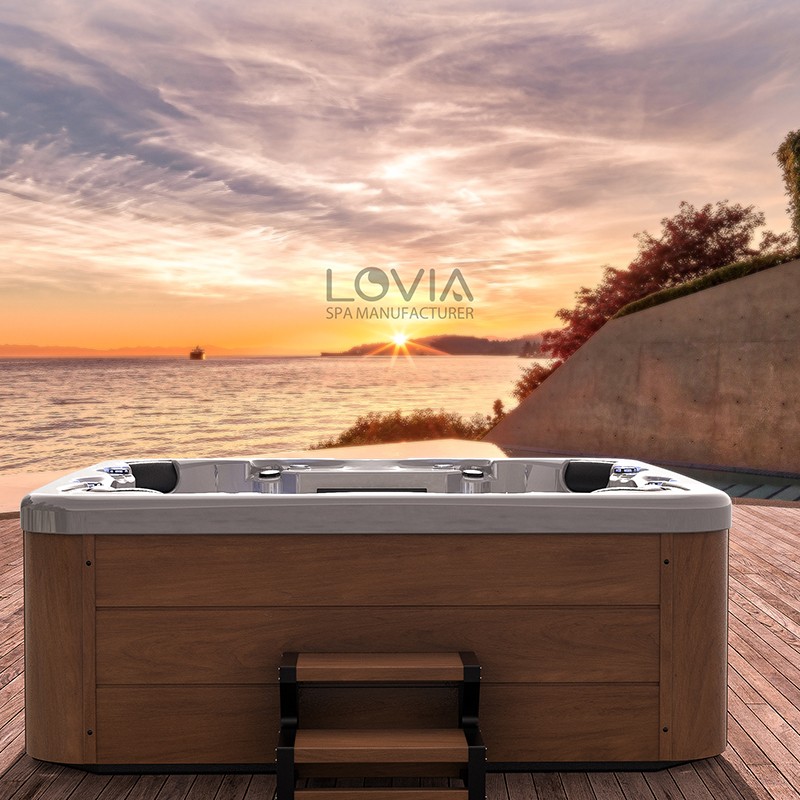 7-person swim spa hot tub