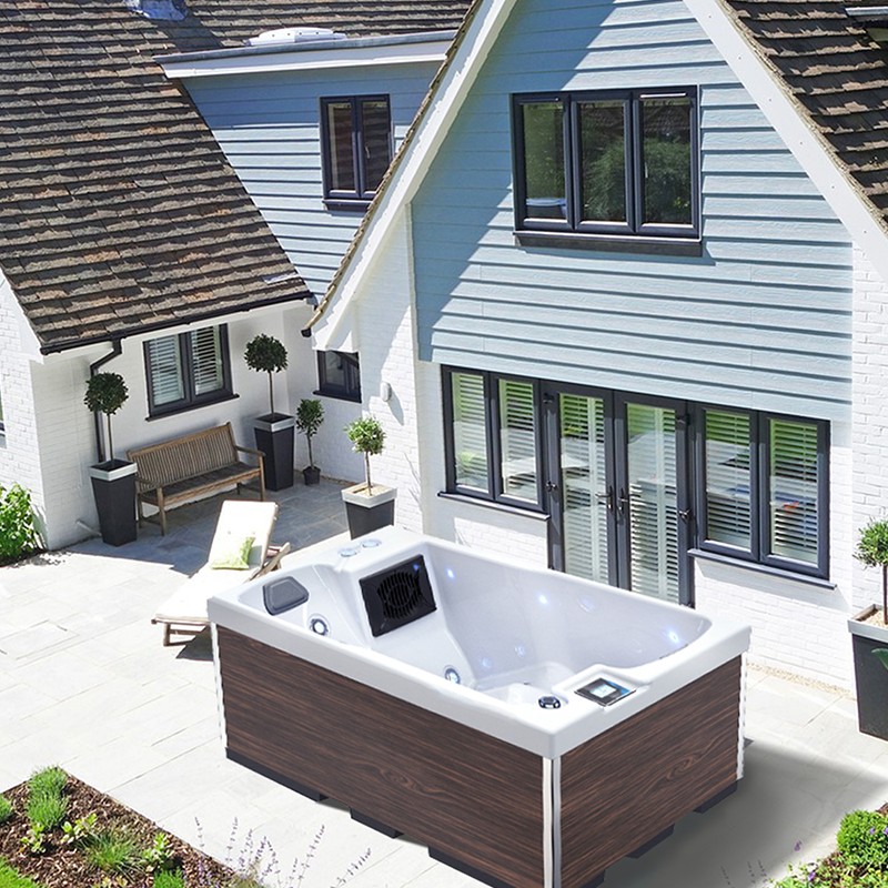 outdoor hot tub