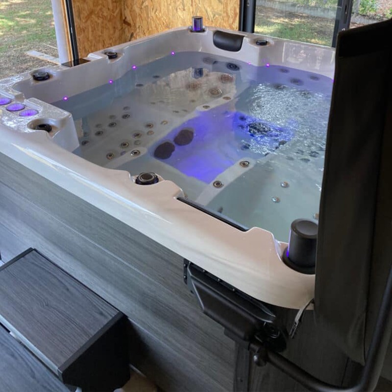 massage tub