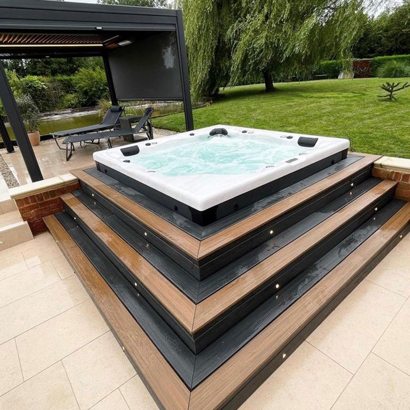 outdoor hot tub