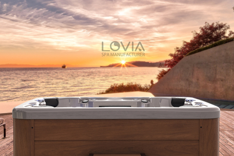 Can I get in an outdoor hot tub if the chlorine level is too high?