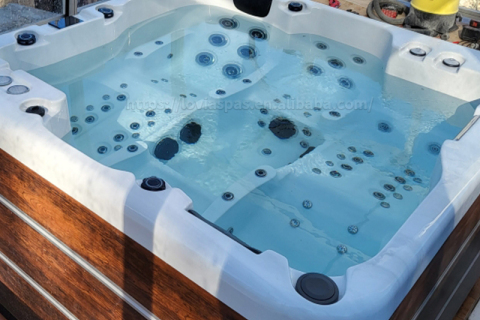 Y a-t-il beaucoup de bactéries dans les buses des baignoires à remous extérieures ?