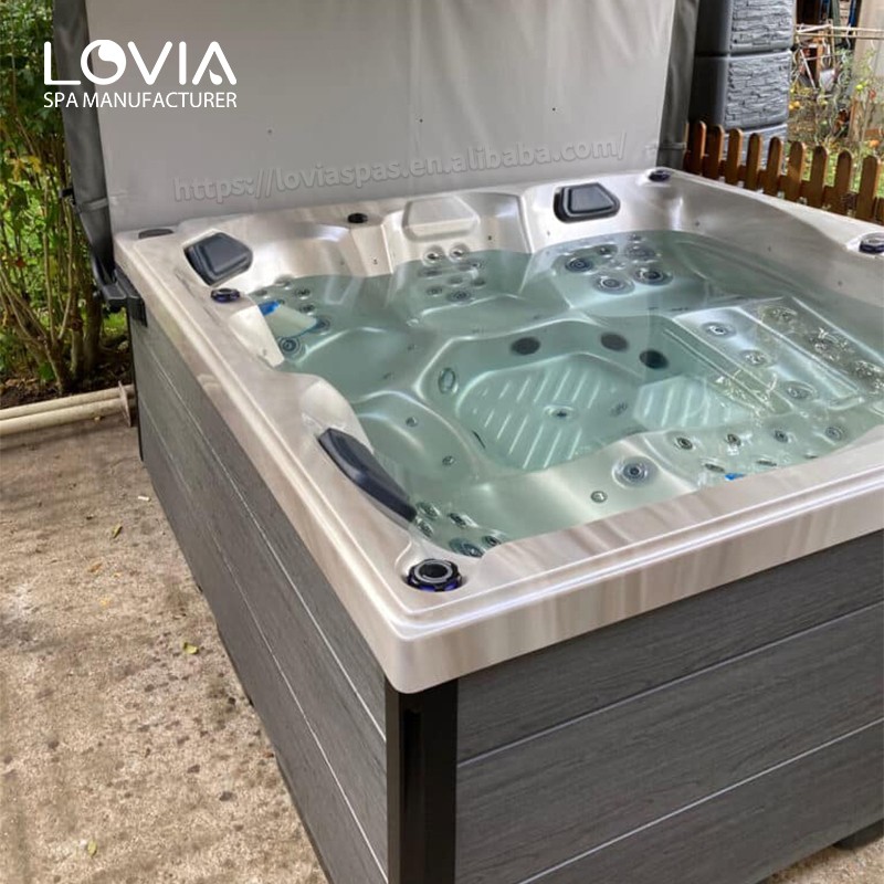 outdoor whirlpool tub