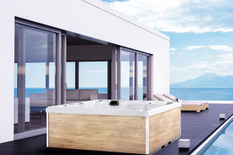 Pitääkö ulkokylpytynnyrini shokkia, jos minulla on otsonigeneraattori?