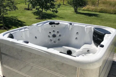 Hur hanterar man utomhusbubbelbadkar vid strömavbrott?