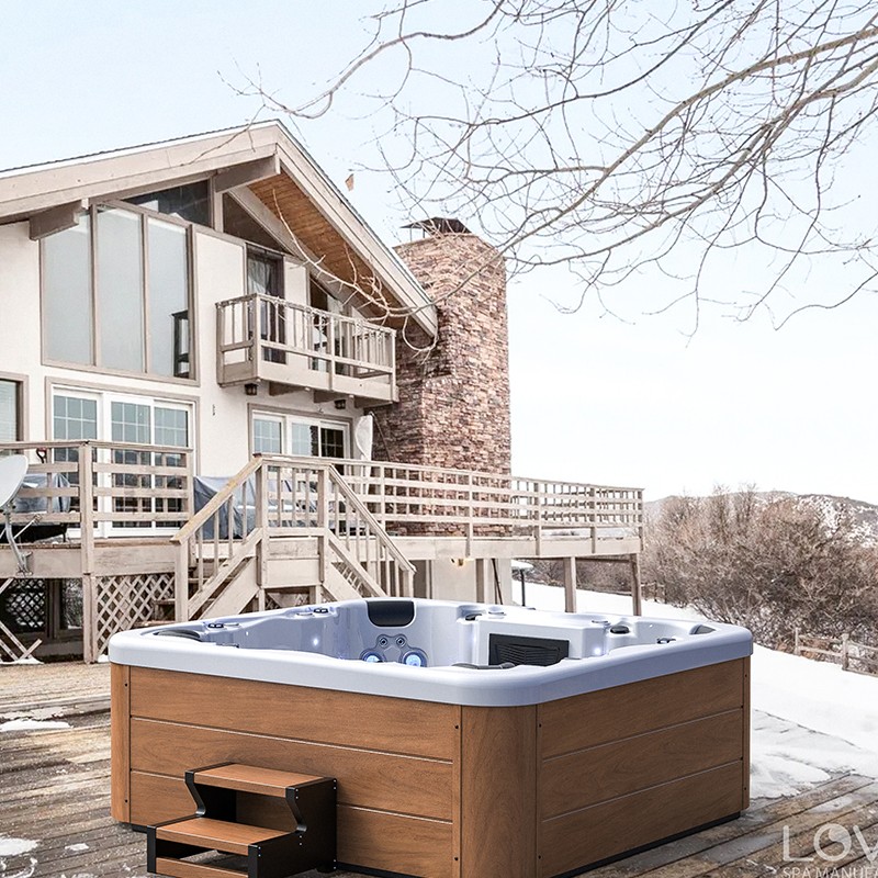 outdoor jacuzzi bathtub