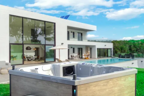 Quali sono i pro e i contro delle vasche idromassaggio esterne con acqua salata?