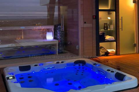 Le jacuzzi extérieur est-il équipé d'un système audio ?