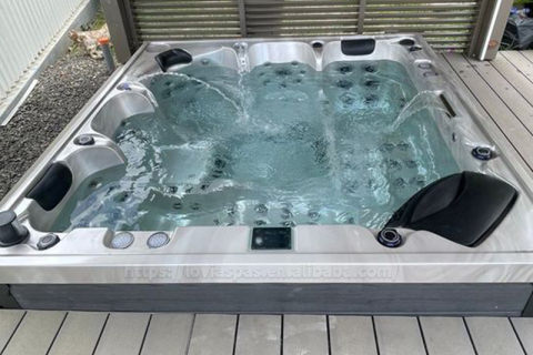 Puis-je éteindre le jacuzzi extérieur lorsqu'il y a de l'eau dedans ?