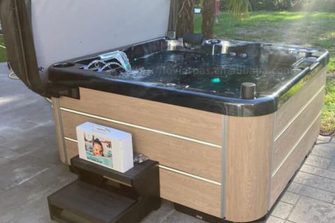 Kuinka poistaa ruoste ulkoporealtaasta?