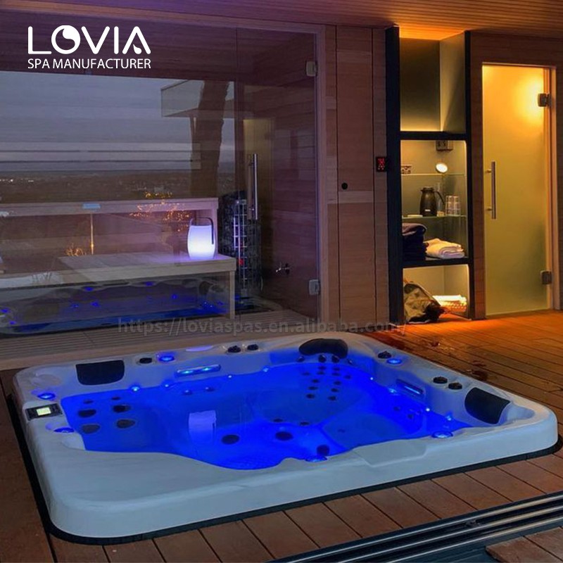 outdoor spa jacuzzi bathtub