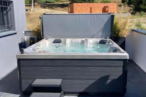 Wie können Sie feststellen, ob Sie eine neue Abdeckung für Ihren Outdoor-Whirlpool benötigen?