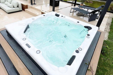 Quelle doit être la taille d'un gazebo pour un jacuzzi extérieur ?