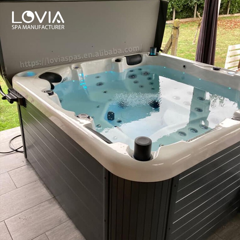 outdoor jacuzzi bathtub