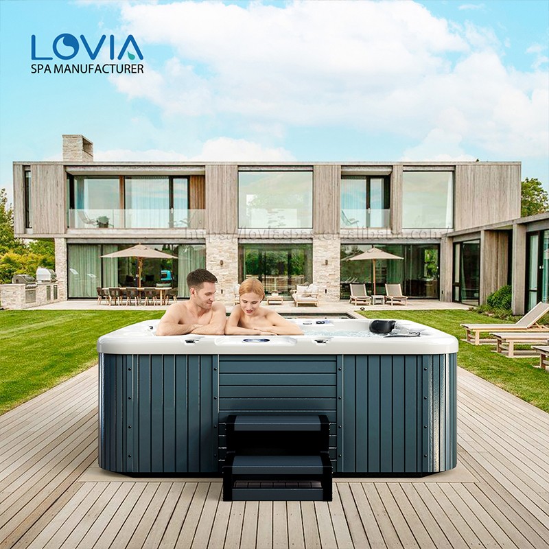 outdoor hot tub
