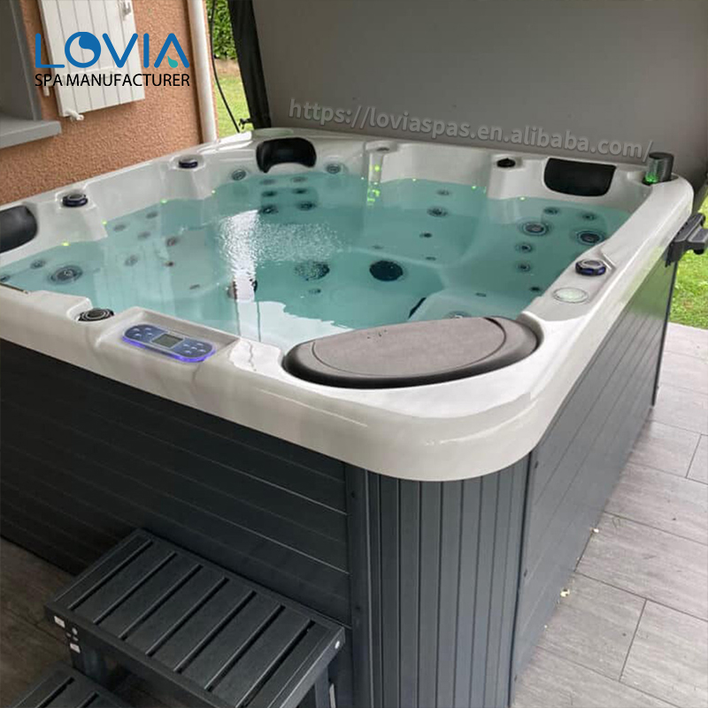 hot tub