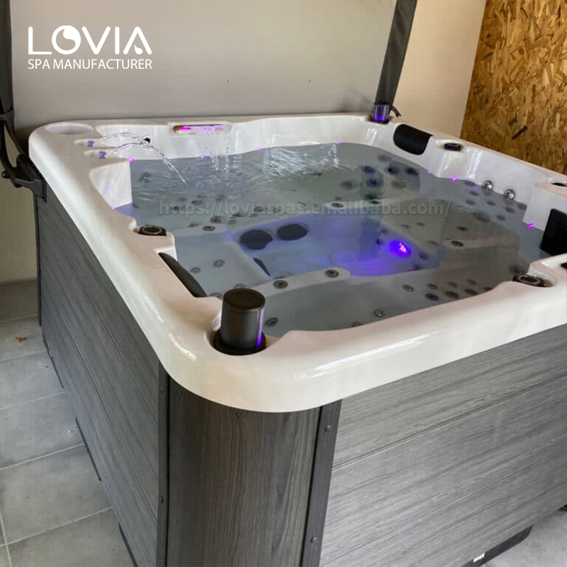 outdoor spa jacuzzi tub
