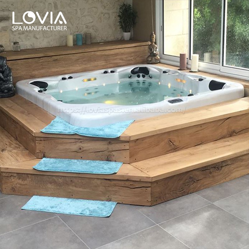 outdoor spa hot tub