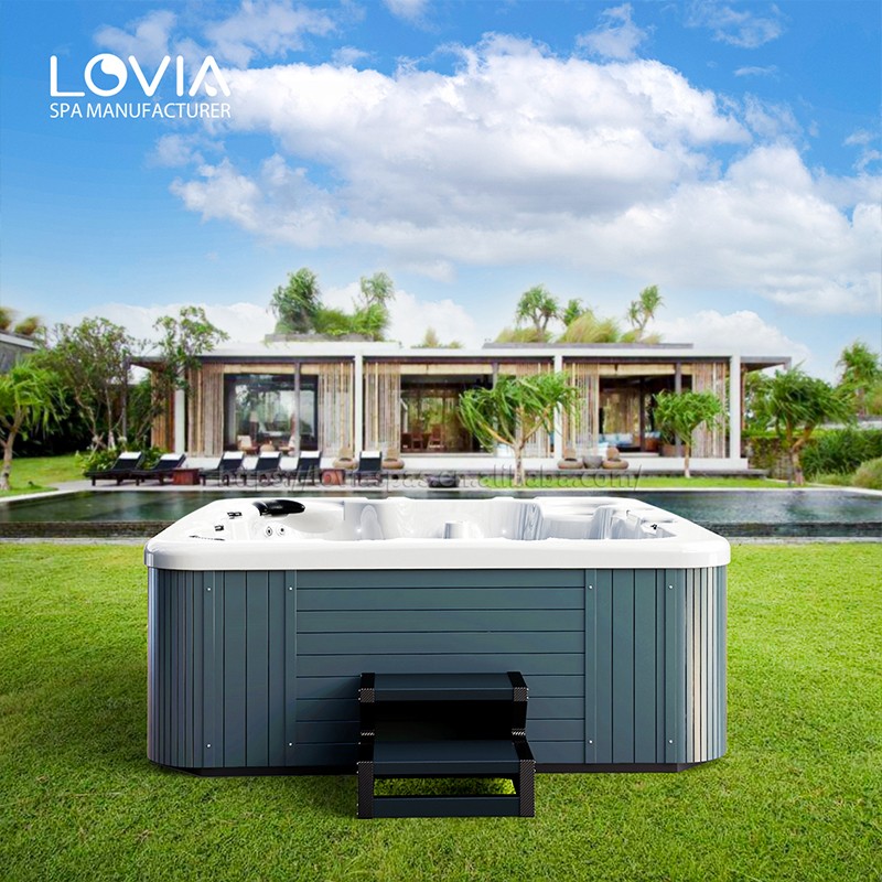 outdoor spa hot tub