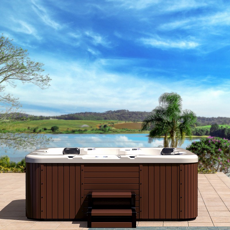outdoor spa jacuzzi