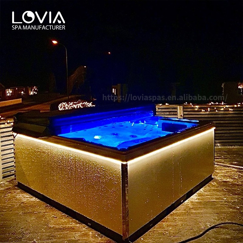 outdoor spa hot tub