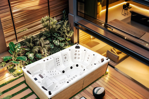 Czy zewnętrzne jacuzzi zmieści się w wejściu na podwórko?