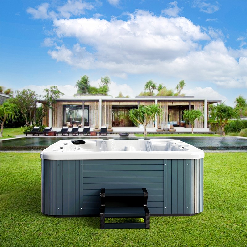 5-person spa