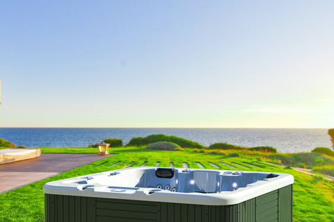 Where is the motor in a spa jacuzzi tub?