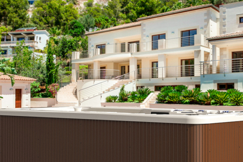 How long after fecal contamination is it safe to use a swim spa tub?