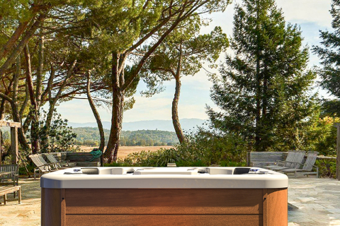 Per le vasche idromassaggio è meglio la plastica o l'acrilico?