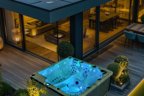 Quina mida té un jacuzzi per a 6 a 9 persones?