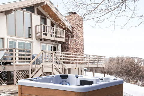 מהי הדרך הנכונה למלא ג'קוזי ספא חיצוני ביתי?