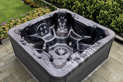 Por que equipamentos de spa externos personalizados são importantes para projetos de luxo?