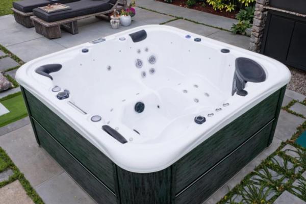 Erhöht Natron die Kalziumhärte in Whirlpools im Freien?