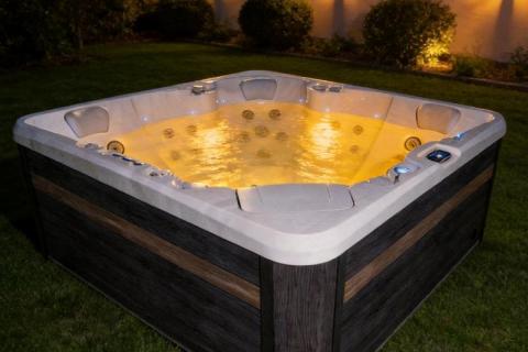 Commercial vs. Residential Outdoor Hot Tubs: What’s the Difference?