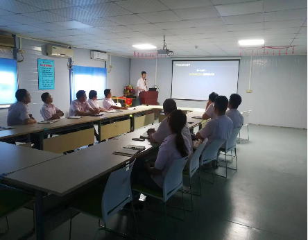 Abril Bagong Pagsasanay sa Empleyado