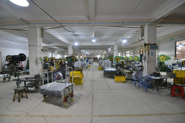 Mga kagamitan sa produksyon