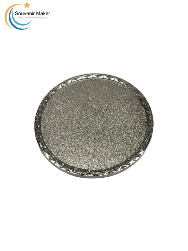 Монета с двухцветным покрытием и текстурированной отделкой