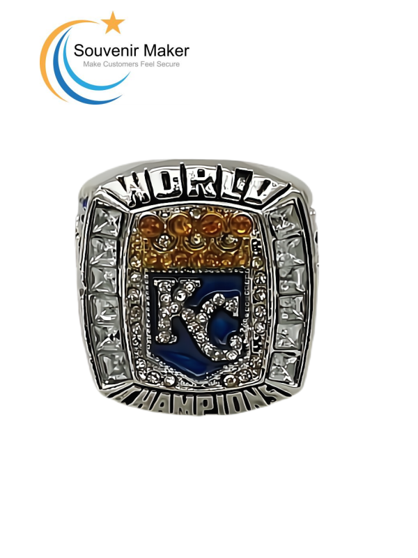 KC Championship-ringar och ljusa silver- och kristallstenar