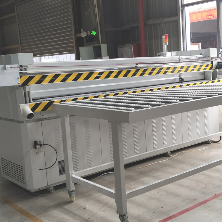 آلة الانضمام إلى ألواح الأثاث الرفيعة ذات التردد العالي