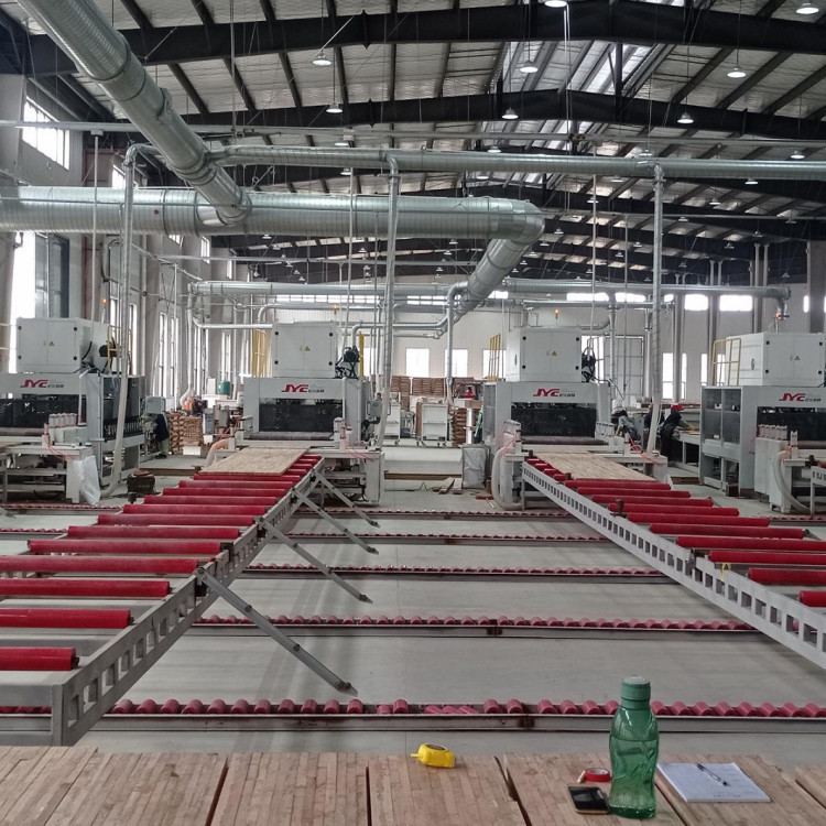 Высокочастотный крупногабаритный станок для склеивания мебельных плит