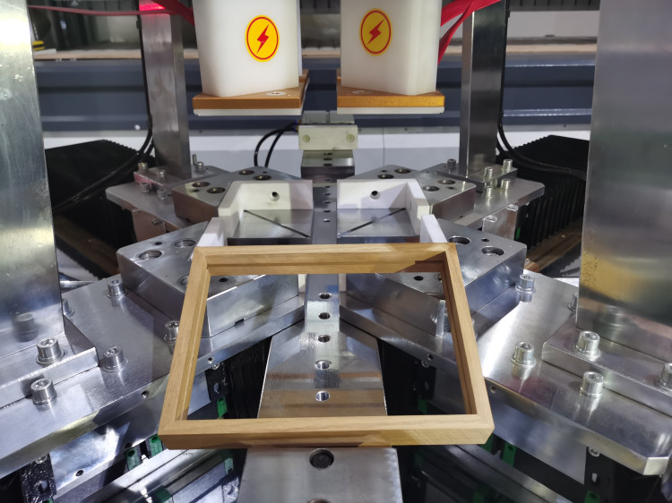 Radio frequency photo frame assembly machine