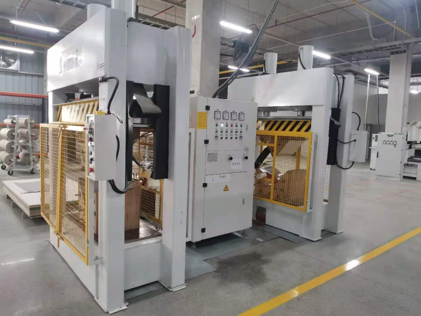 RF bending plywood machine