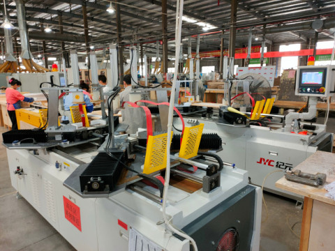 Qu'est-ce que la machine d'assemblage de cadres en bois à haute fréquence ?