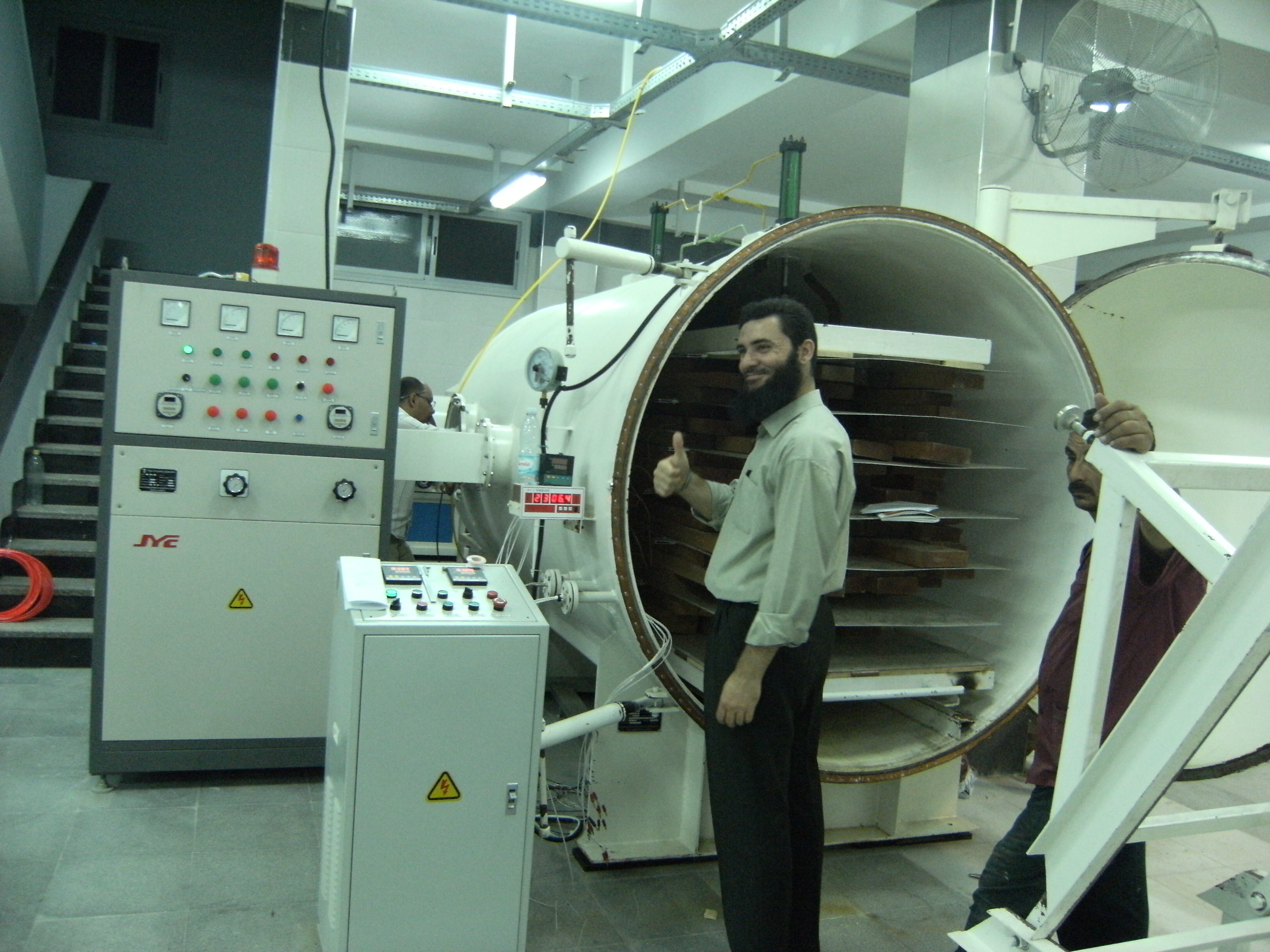 HF wood vacuum dryer