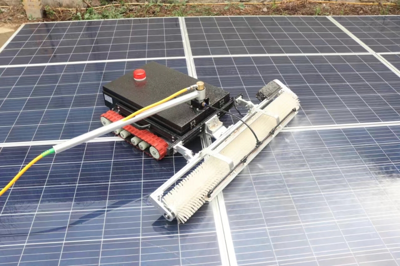 Photovoltaic cleaning robot X7
